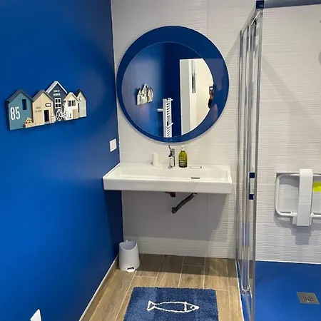 Comme A La Maison Pres De La Dolce Via בית הארחה 4*