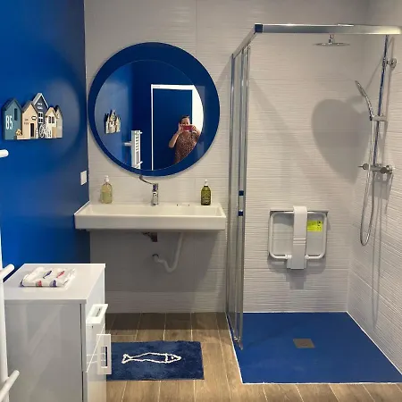 Comme A La Maison Pres De La Dolce Via 4*