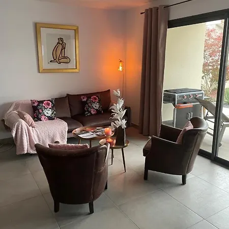 Comme A La Maison Pres De La Dolce Via